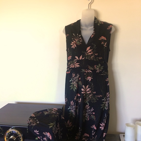 Le Chateau floral maxi dress EUC - Picture 1 of 3